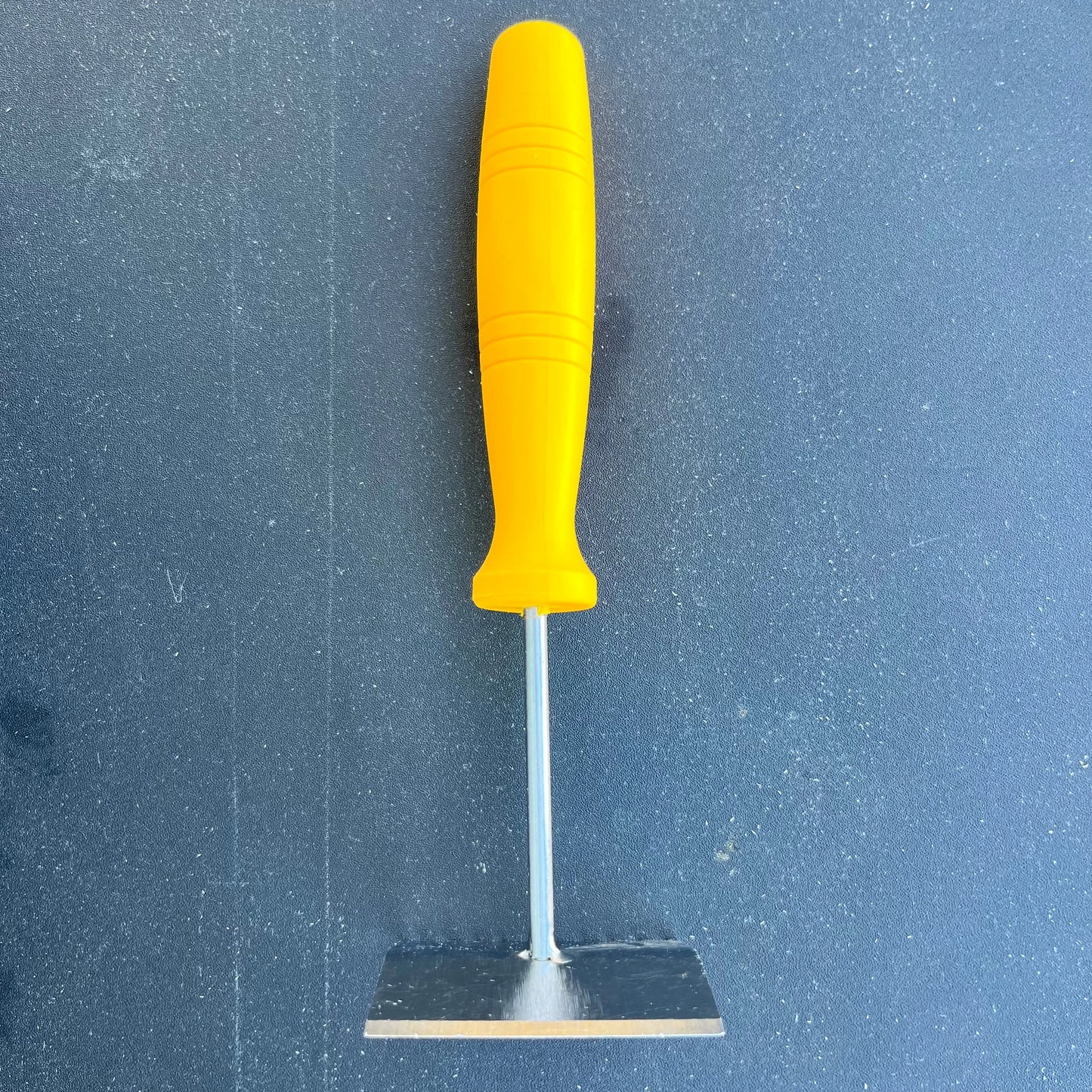 Queen Excluder Cleaner with Plastic Handle