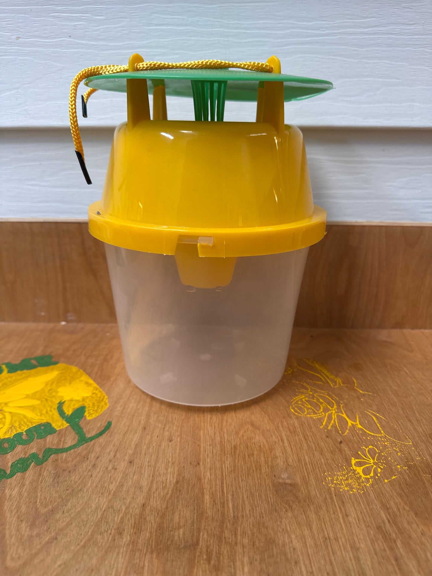 Bee-Safe Wasp Catcher - Yellow Jacket & Wasp Trap