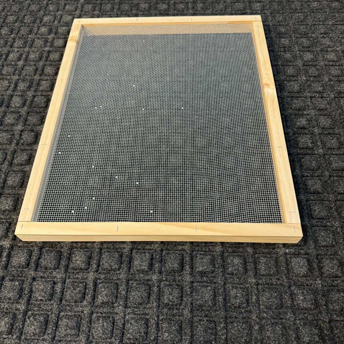 10-frame Screened Inner Cover – Bee & Comb