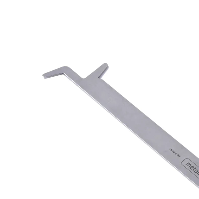 Tool with Short Hooks