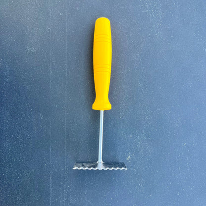 Queen Excluder Cleaner with Plastic Handle