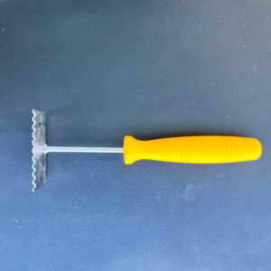 Excluder cleaner, plastic handle