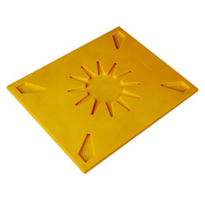 Multifunctional beehive inner cover