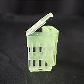 Queen Cage, Plastic