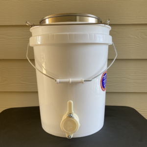 Honey Bucket with Strainer